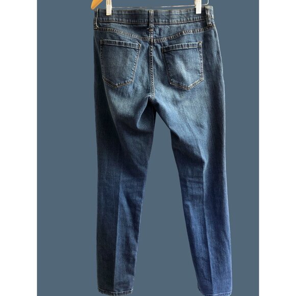 LIZ CLAIBORNE-MEDIUM WASH 98% COTTON ELASTIC WAIST CLASSIC SLIM LEG JEANS SIZE 8 - Picture 2 of 7